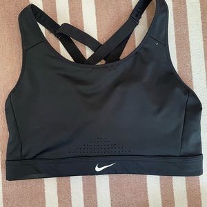 Nike sports bra size Large